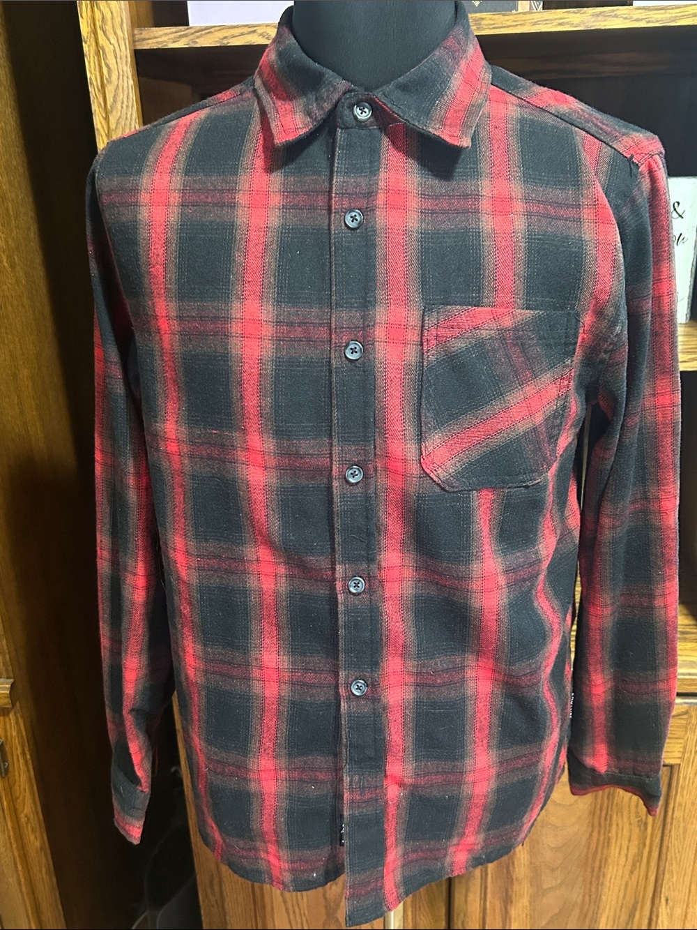 Brooklyn Cloth Red and Black Plaid Button-Down Shirt Medium